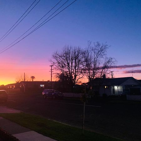 Auckland Homestay Near Airport-Room With En-Suite, Free Parking Папакура Екстериор снимка